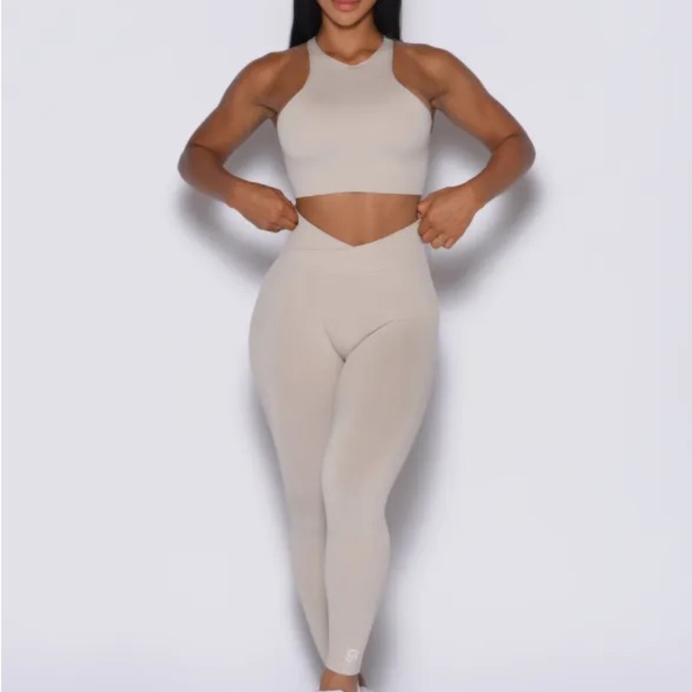 LIKE NEW - Bombshell Sportswear Seamless Contour Leggings